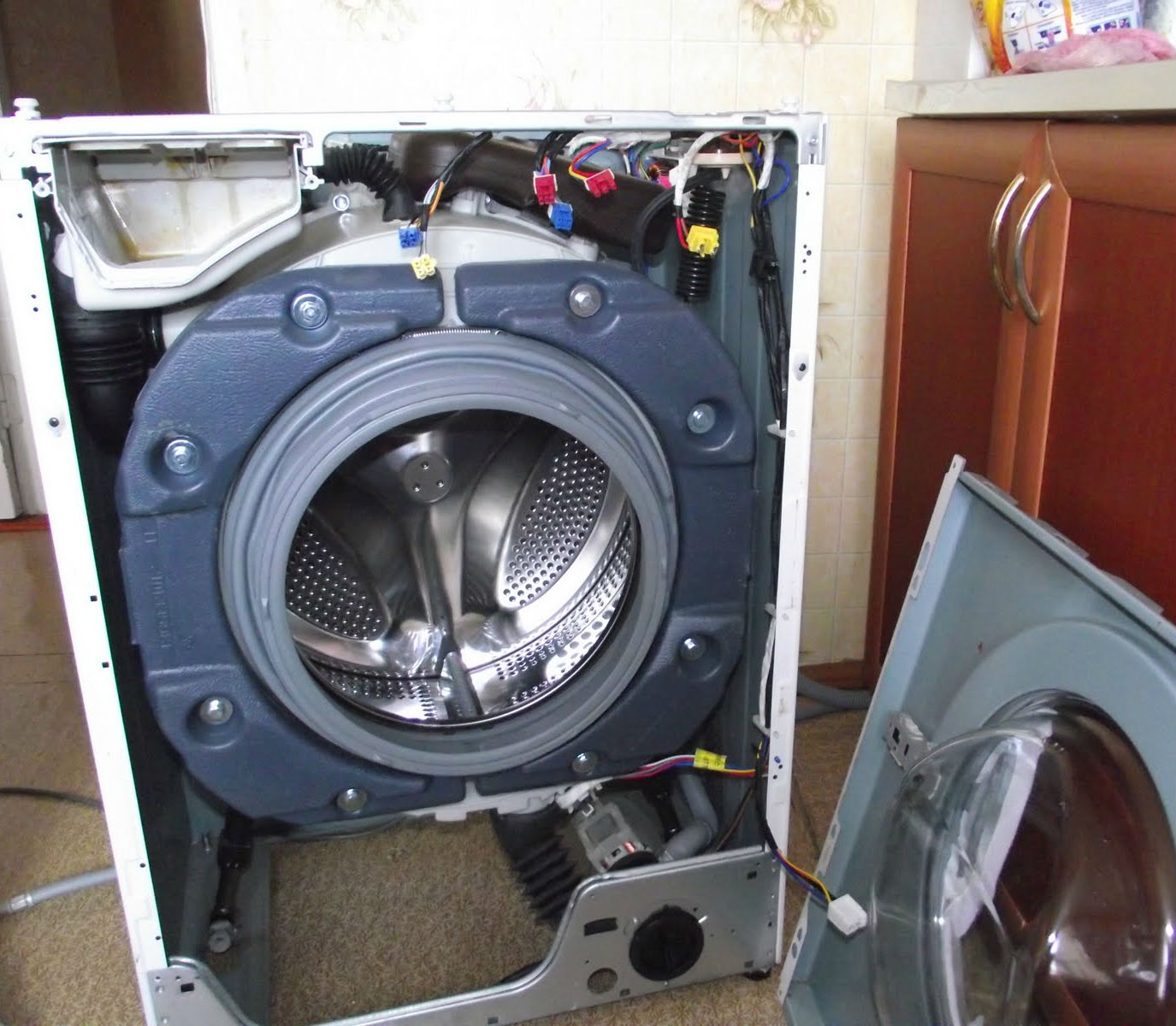 Ремонт стиральных машин Ariston с гарантией